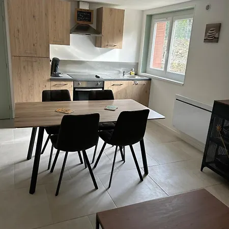 2 Bedroom Between Provence And Cevennes Apartament