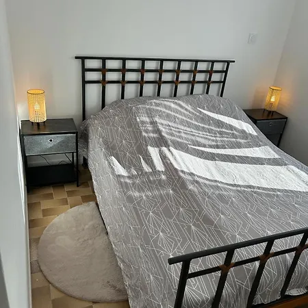 Apartament 2 Bedroom Between Provence And Cevennes *